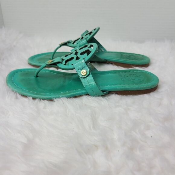 Tory Burch Miller Womens Sandals Size 5 Blue Turquoise Medallion Logo Flip Flops - Picture 3 of 11